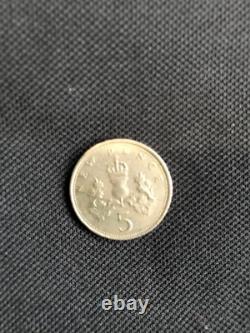 EXTREMELY RARE MINTED 1971 New Pence 5p Coin Collectors Item