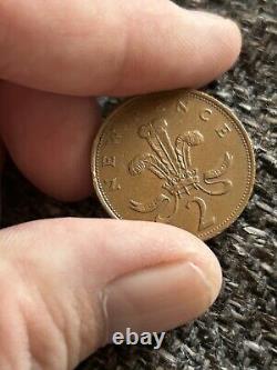 Extremely RARE 1981, NEW PENCE 2p Coin UK COLLECTIBLE ITEM