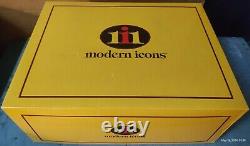 Extremely Rare 1999 Modern Icons Aiming To Please Ltd Ed 240/2500 NIB Nvr Dspd