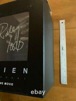 Extremely Rare! Alien FACEHUGGER Autographed by the Director Ridley Scott NIB