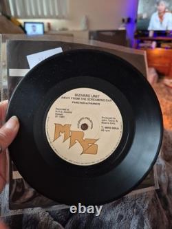 Extremely Rare. Bizarre Unit. Dancing / Away From The Screaming Car. 7vinyl