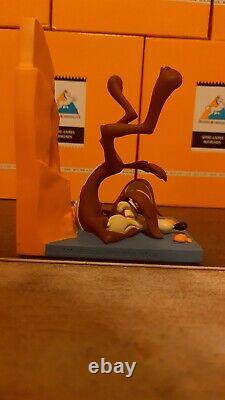 Extremely Rare Looney Tunes Wile Coyote Demons Merveilles New With Box