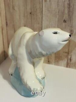 Extremely Rare Wedgwood polar bear On The Ice Floe Hand painted Unicorn Hallmark