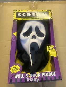 Fun World Scream L. E. D Wall & Door Plaque EXTREMELY RARE