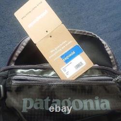New Patagonia Black Hole Waist Pack black color 5L extremely rare Japan