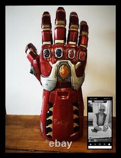 Robert Downey Junior Iron man Signed Gauntlet. Extremely rare! Perfect conditon