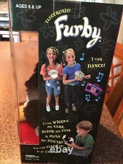 Special Limited Edition Extremely Rare Misprint Box Graduation Furby #70-886