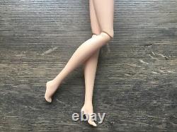 2008 Extremely Rare Collectors Edition Barbie Corps Pivotant