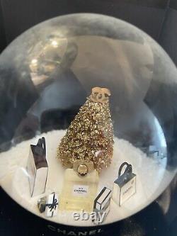 2022 NOUVEAU Globe de neige de sapin de Noël en or de la marque Chanel VIP CADEAU. EXTREMEMENT RARE