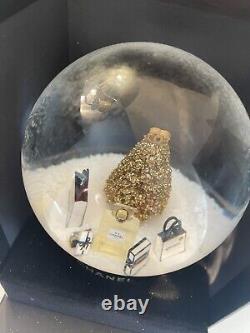 2022 NOUVEAU Globe de neige de sapin de Noël en or de la marque Chanel VIP CADEAU. EXTREMEMENT RARE