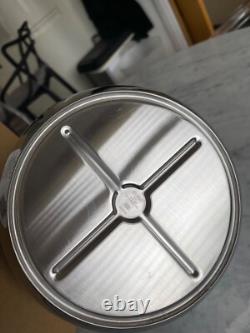 Bouilloire Alessi Mami Pièce Extrêmement Rare. NEUF DANS LA BOÎTE JAMAIS UTILISÉ.