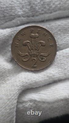 Britannique 1975 2p, NOUVEAU PENCE, EXTREMEMENT RARE. À AVOIR ABSOLUMENT