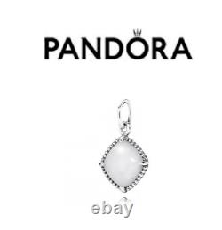 Charme pendentif en quartzite blanche Pandora Pure Radiance extrêmement rare 390333QW