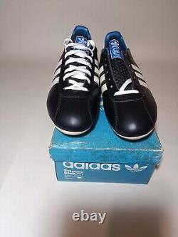 Chaussures de football Adidas Super Light des années 1970 neuves dans leur boîte, extrêmement rares.
