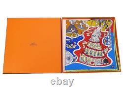 Écharpe grande HERMES Carre 90 World Expo, ancien stock extrêmement rare
