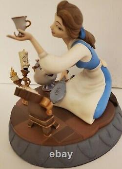 Extrêmement Rare Beauty And The Beast Markrita Belle Statue De 10ème Année Avec Beast Pin