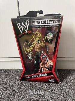 Figurine Autographiée de Rey Mysterio WWE de la Série Elite 11 de Mattel Extrêmement Rare