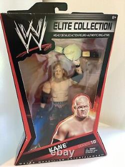 Figurine d'action WWE Elite Series 10 de Kane, état neuf dans sa boîte, extrêmement rare.