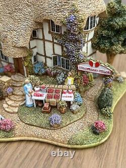 Lilliput Lane STRAWBERRY FIELDS extrêmement rare + Gold Top (1 titre tel qu'illustré)