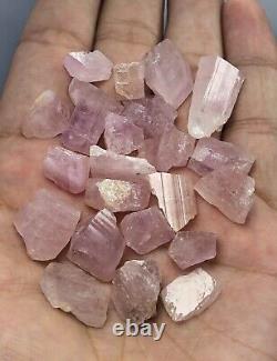 Lot extrêmement rare de cristaux bruts de topaze rose de Katlang Pakistan, 45 grammes