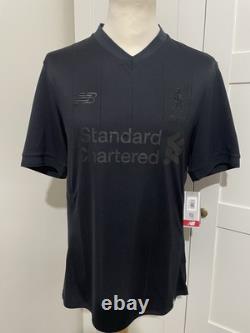 Maillot officiel Liverpool New Balance noir, taille large, extrêmement rare. 2017