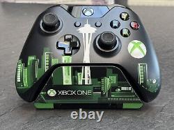 Manette Xbox One de Microsoft pour employés, skyline de Seattle extrêmement rare. 100 produites.