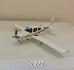 Modèle en métal lourd Cirrus SR-20 G-TAAA à l'échelle 136 extrêmement rare