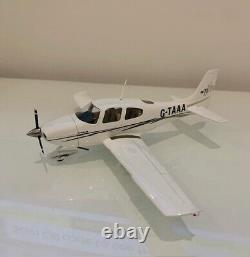 Modèle en métal lourd Cirrus SR-20 G-TAAA à l'échelle 136 extrêmement rare