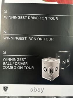 NIKE TIGER WOODS Affiche de Publicité Officielle de Pro Shop NOUVEAU. Extrêmement Rare