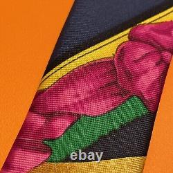 NOUVEAU Foulard Cravate Hermès Imprimé Grand Manège EXTREMEMENT RARE Années 90