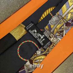 Nouveau foulard cravate authentique Hermes imprimé Les Tambours EXTREMEMENT RARE années 90