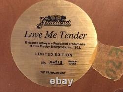 ORNEMENT EN VERRE DOME LARGE ELVIS LOVE ME TENDER TRÈS RARE PRESQUE COMME NEUF