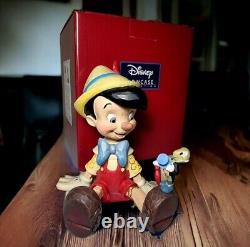 Ornement sculpté vintage extrêmement rare de Pinocchio et Jiminy Cricket de Walt Disney