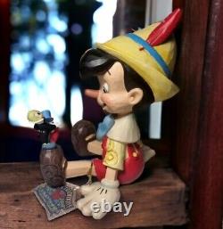 Ornement sculpté vintage extrêmement rare de Pinocchio et Jiminy Cricket de Walt Disney