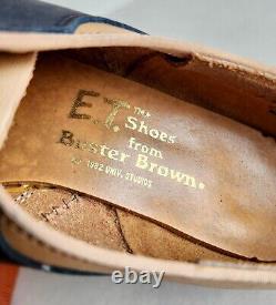 Paire extrêmement rare de chaussures Buster Brown E. T. jamais portées, stock ancien de 1982