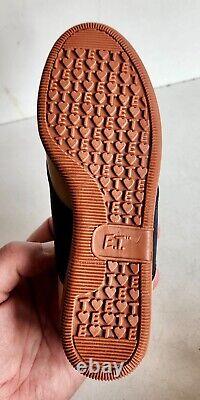 Paire extrêmement rare de chaussures Buster Brown E. T. jamais portées, stock ancien de 1982