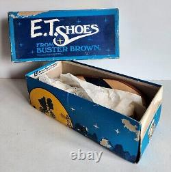 Paire extrêmement rare de chaussures Buster Brown E. T. jamais portées, stock ancien de 1982