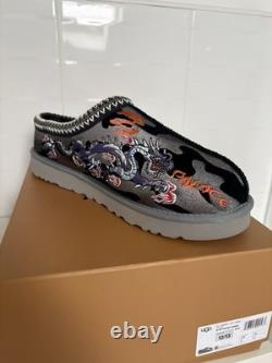 Palace x UGG Tasman Slipper « black camo » US12 AW24. Extrêmement rare. Neuf.