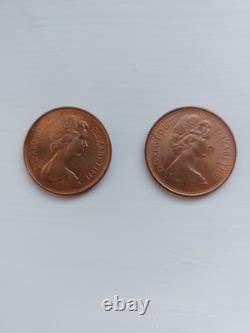 Pièce de 2 new pence extrêmement rare, deux exemplaires non circulés. Très rarement manipulée.