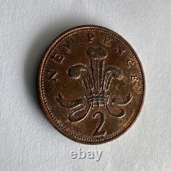 Pièce de 2 new pence extrêmement rare, non circulée. Très rarement manipulée.