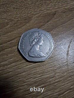 Pièce de 50p New Pence de 1978, épaisse, ancien style, en bon état, circulée, extrêmement rare.