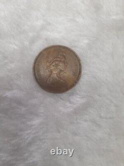 Pièce de monnaie originale et extrêmement rare de 2 pence New Pence de 1971. Possédez un morceau d'histoire.
