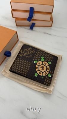 Portefeuille Slender Louis Vuitton Tortue extrêmement rare NIGO N60396 SS20 neuf de marque