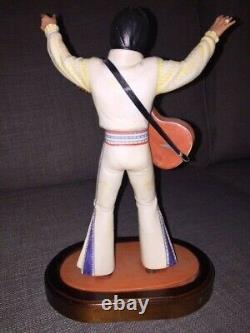 Poupée de concert d'Elvis 'Detroit' EXTREMEMENT RARE ÉTAT NEUF SEULEMENT 20 000 FABRIQUÉES EN BOÎTE