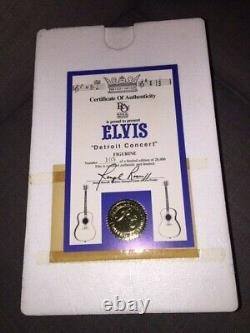 Poupée de concert d'Elvis 'Detroit' EXTREMEMENT RARE ÉTAT NEUF SEULEMENT 20 000 FABRIQUÉES EN BOÎTE