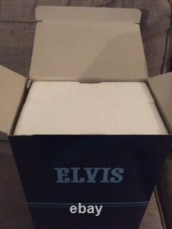 Poupée de concert d'Elvis 'Detroit' EXTREMEMENT RARE ÉTAT NEUF SEULEMENT 20 000 FABRIQUÉES EN BOÎTE