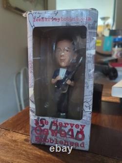 RÉSERVÉMENT RARE / NOUVEAU Bobblehead de Lee Harvey Oswald Dommages à la boîte