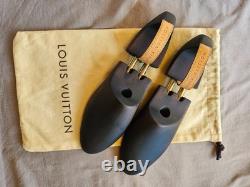 Rares et uniques nouveaux embauchoirs Louis Vuitton taille UK 9