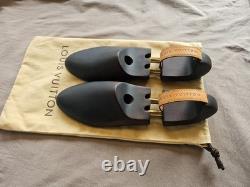 Rares et uniques nouveaux embauchoirs Louis Vuitton taille UK 9