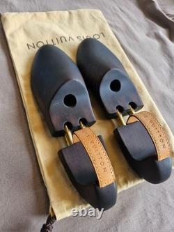 Rares et uniques nouveaux embauchoirs Louis Vuitton taille UK 9